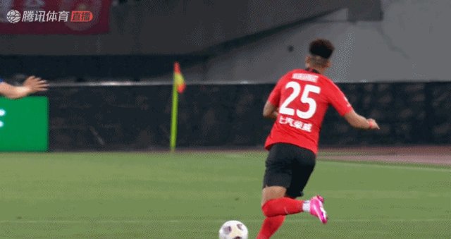 云开体育-中超连续2轮3次上演功夫废人 买提江都成了惯犯？